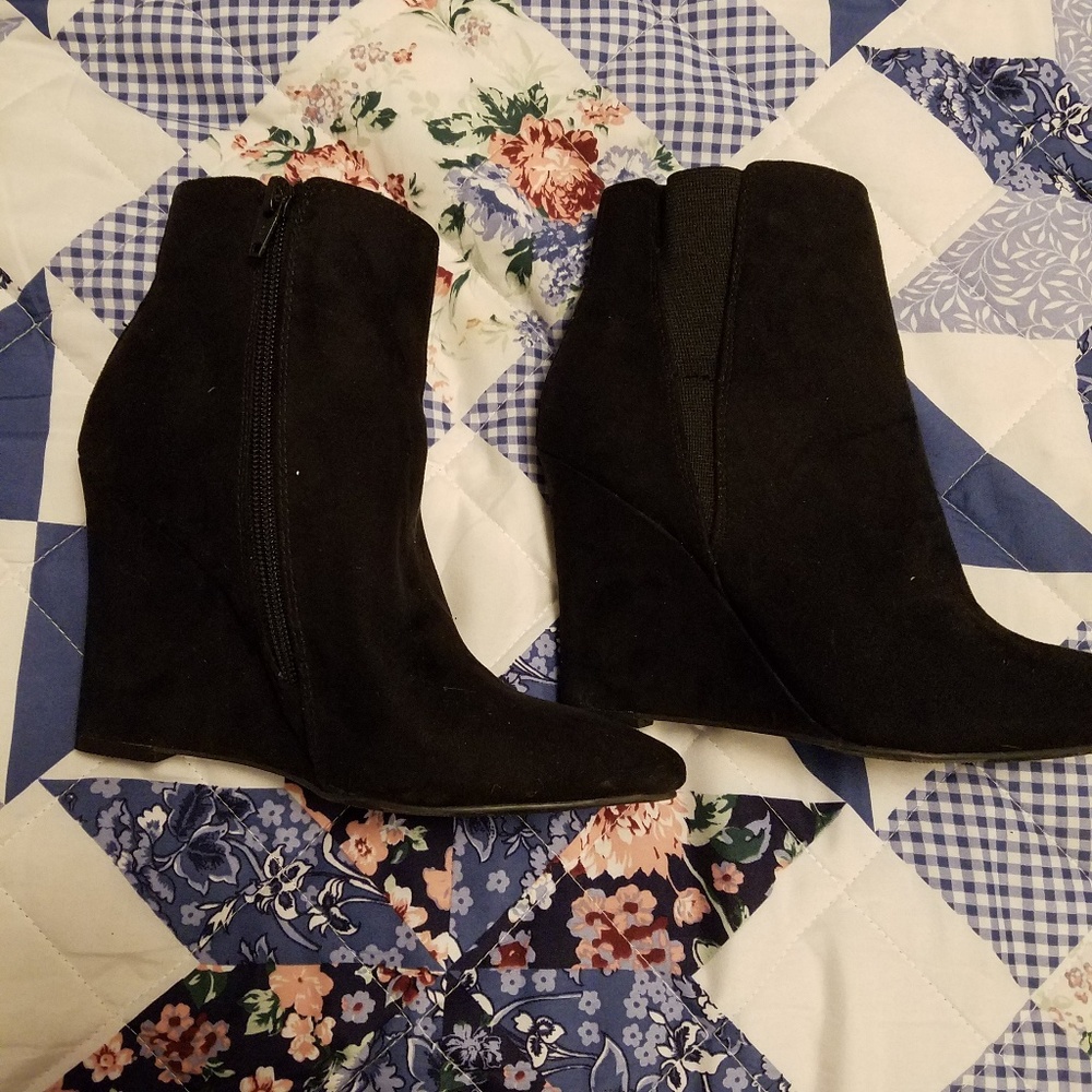 Heeled wedge shoes
